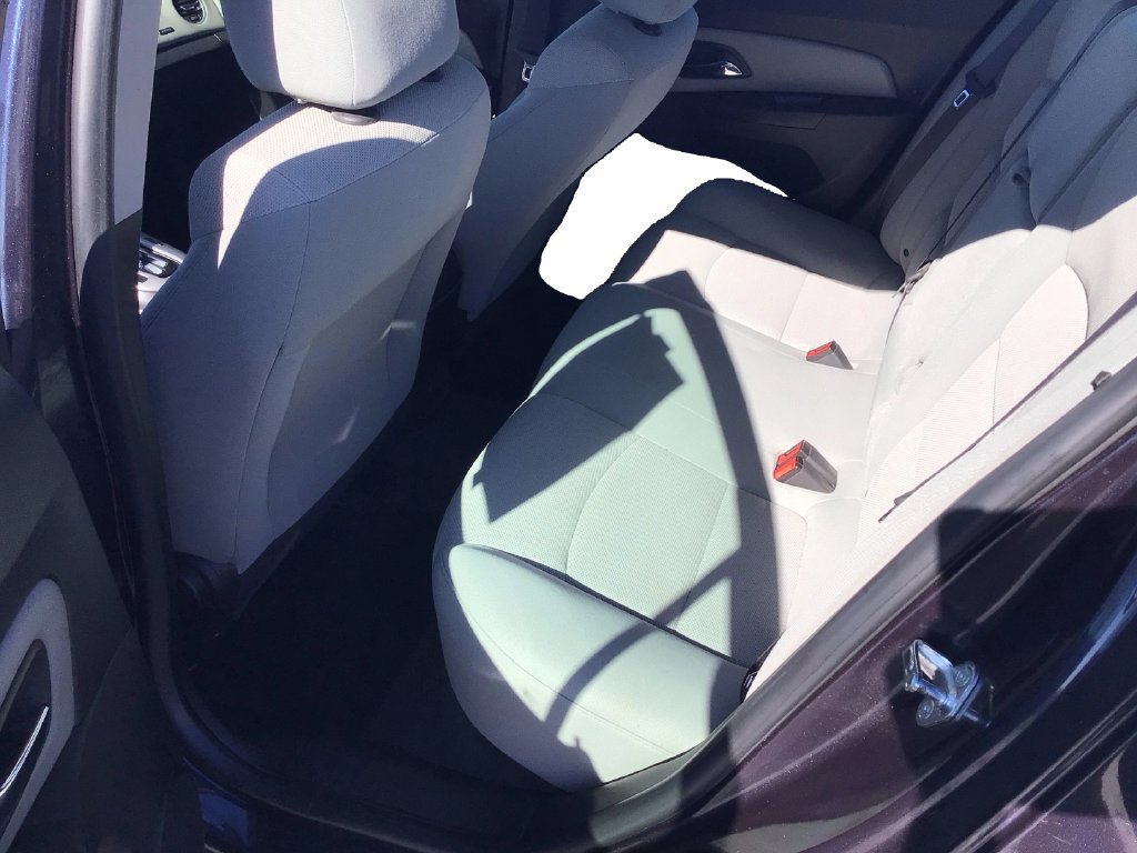 Used 2015 Chevrolet Cruze LT FWD image 10