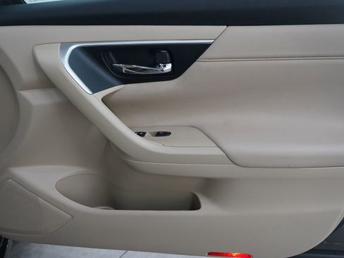 Used 2017 Nissan Altima 3.5 SL image 9