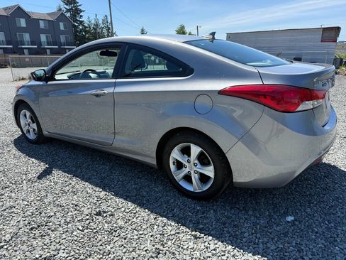 Used 2013 Hyundai Elantra FWD image 3