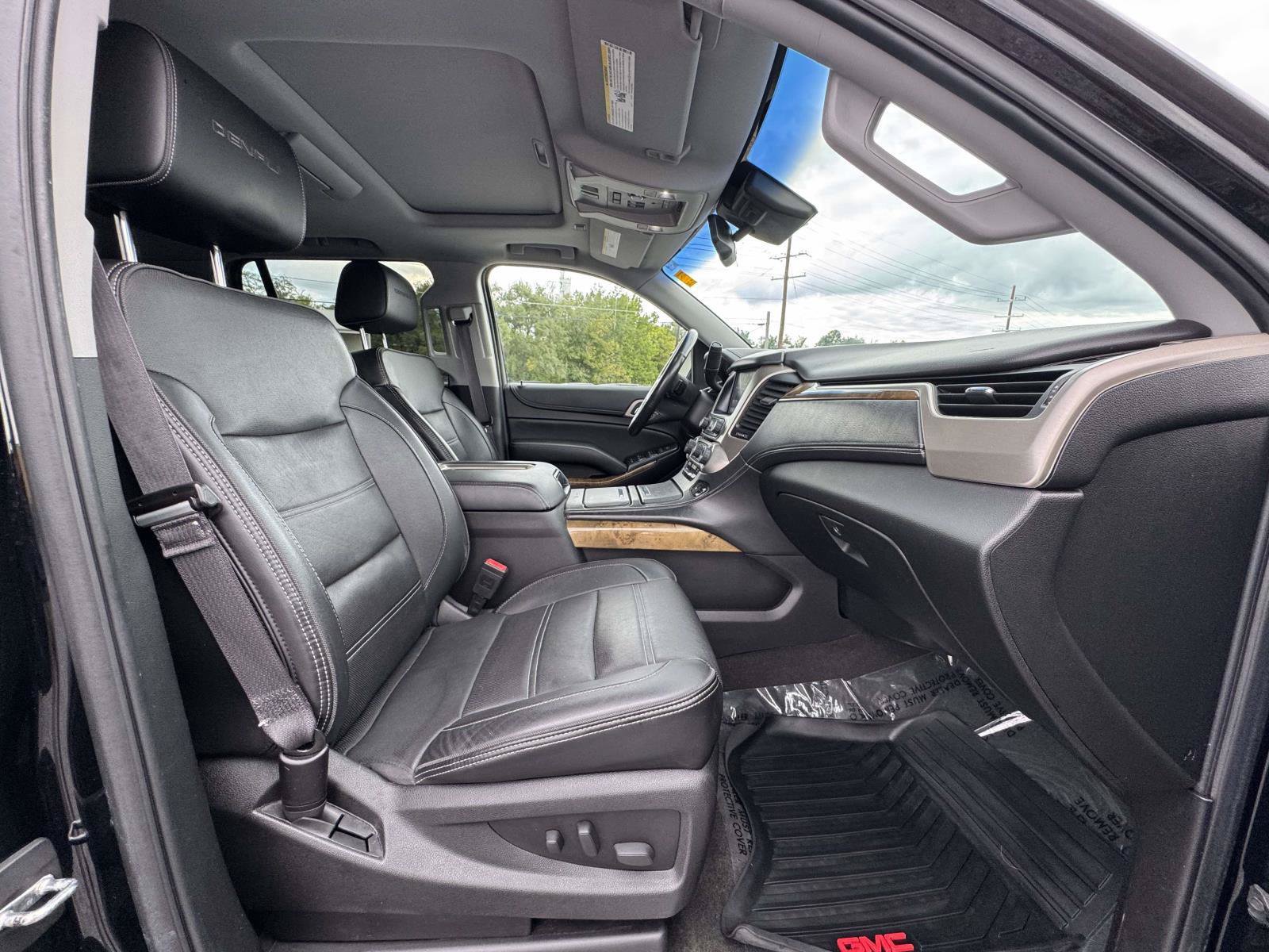 Used 2016 GMC Yukon Denali w/ Open Road Package AWD/4WD image 18