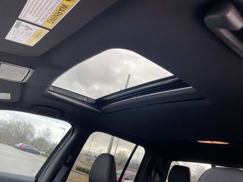 Used 2025 Honda Ridgeline Black Edition image 16