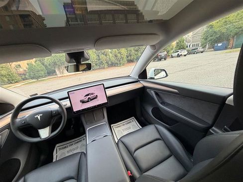 Used 2024 Tesla Model Y Long Range AWD/4WD image 30