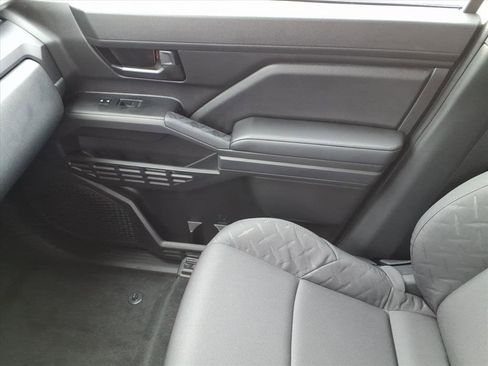 Used 2026 Toyota Tacoma SR image 31