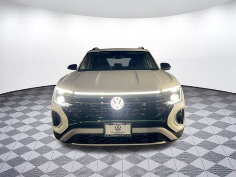 New 2026 Volkswagen Atlas Peak Edition image 6