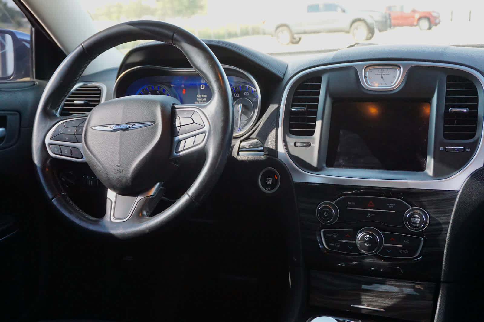 Used 2019 Chrysler 300 Touring w/ Chrome Appearance Package RWD image 6