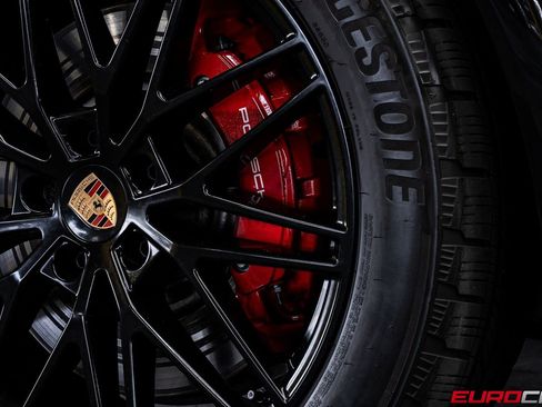 Used 2025 Porsche Cayenne GTS image 19