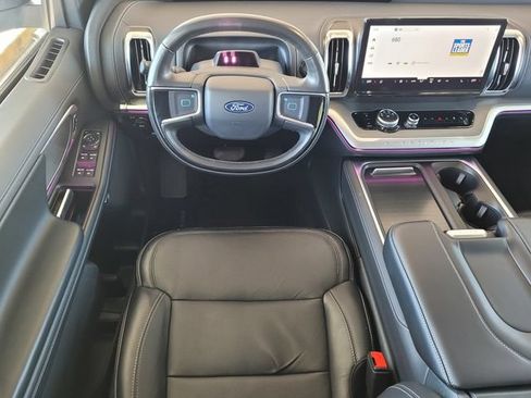 Used 2025 Ford Expedition Platinum AWD/4WD image 16