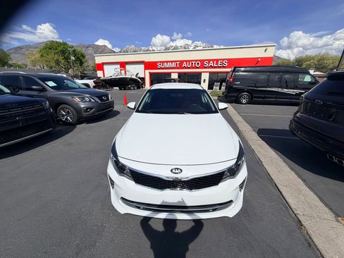Used 2018 Kia Optima S image 9