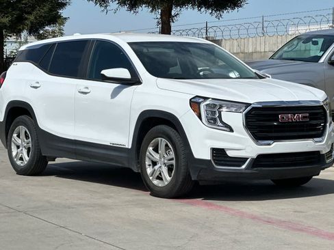 Used 2024 GMC Terrain SLE FWD image 10