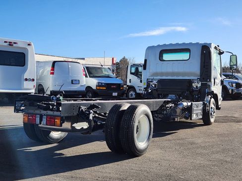 New 2025 Isuzu NPR HD image 3