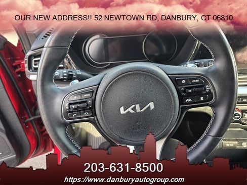 Used 2022 Kia Niro EX w/ Cold Weather Package image 6