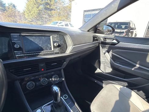 Used 2019 Volkswagen Jetta R-Line w/ R-Line Cold Weather Package image 22