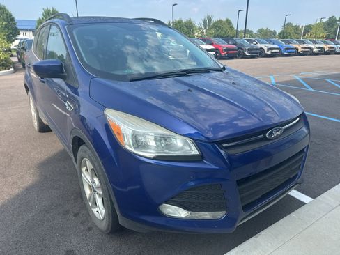 Used 2015 Ford Escape SE w/ Equipment Group 201A AWD/4WD image 4