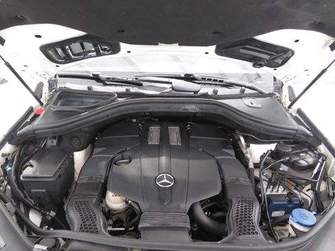 Used 2016 Mercedes-Benz GL 450 4MATIC w/ Premium I Package image 25
