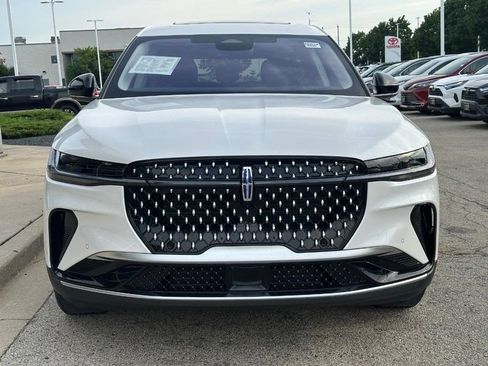 Used 2025 Lincoln Nautilus Premier w/ Equipment Group 102A AWD/4WD image 10