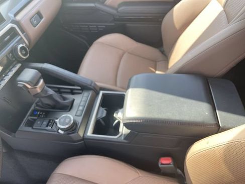 Used 2025 Toyota 4Runner Limited AWD/4WD image 14