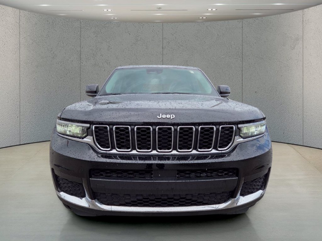 Used 2023 Jeep Grand Cherokee L Laredo AWD/4WD image 13