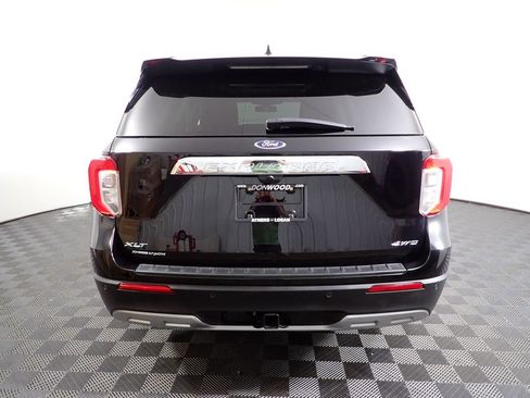 Used 2024 Ford Explorer XLT w/ Equipment Group 202A AWD/4WD image 14