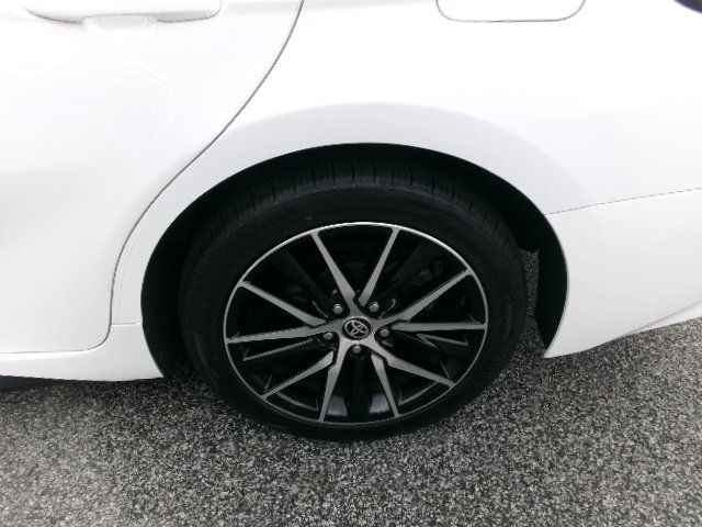 Used 2024 Toyota Camry SE w/ Convenience Package FWD image 10