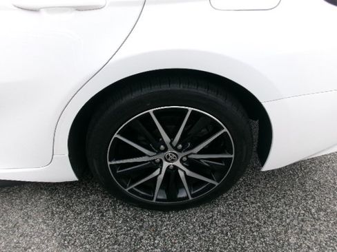 Used 2024 Toyota Camry SE w/ Convenience Package FWD image 10