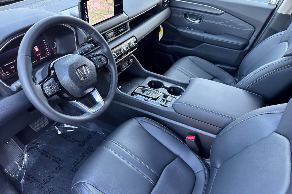 New 2026 Honda Pilot Touring image 3