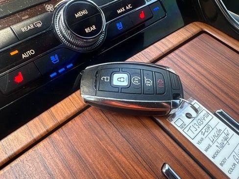 Used 2019 Lincoln Navigator Reserve w/ Cargo Package AWD/4WD image 15