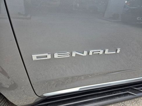 Used 2024 GMC Yukon Denali w/ Advanced Technology Package AWD/4WD image 3