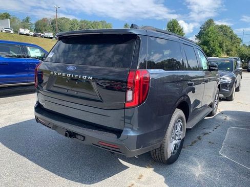 New 2025 Ford Expedition Active image 27