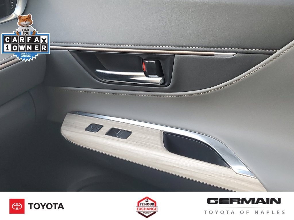 Used 2024 Toyota Venza Limited AWD/4WD image 28
