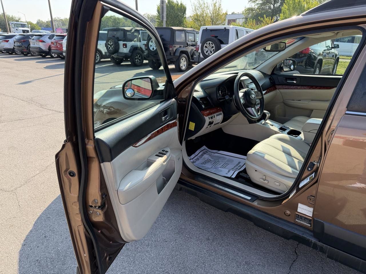 Used 2011 Subaru Outback 2.5i Limited w/ PWR Moonroof Pkg AWD/4WD image 13