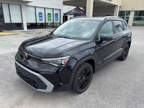 New 2026 Volkswagen Taos SE FWD image 2