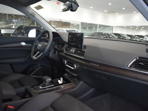 Used 2025 Audi Q5 2.0T Premium Plus w/ Premium Plus Package AWD/4WD image 29