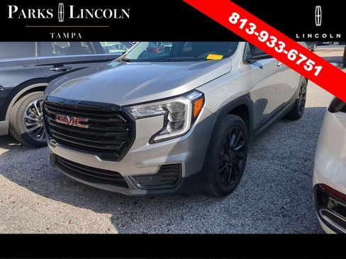 Used 2024 GMC Terrain SLE w/ Driver Convenience Package FWD image 10