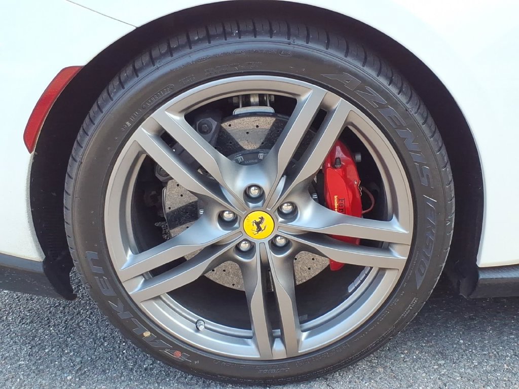Used 2019 Ferrari Portofino RWD image 7