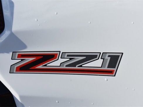 New 2025 Chevrolet Colorado Z71 w/ Midnight Edition image 17