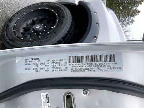 Used 2017 RAM 2500 SLT image 29