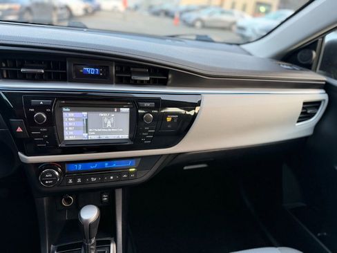 Used 2016 Toyota Corolla LE image 23