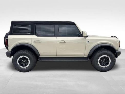 New 2025 Ford Bronco Outer Banks w/ Sasquatch Package image 10