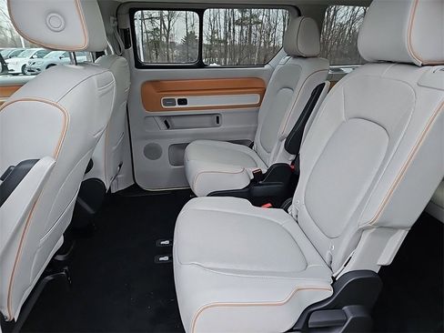 New 2025 Volkswagen ID. Buzz 1st Edition image 24