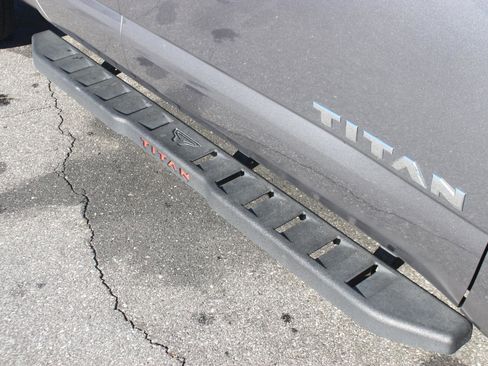 Used 2024 Nissan Titan SV w/ SV Utility Package image 10