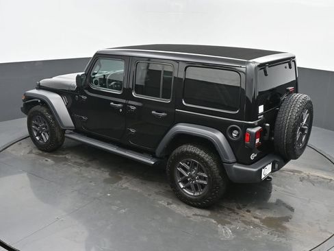 Used 2024 Jeep Wrangler Sport S image 40