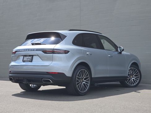 Certified 2023 Porsche Cayenne AWD/4WD image 16