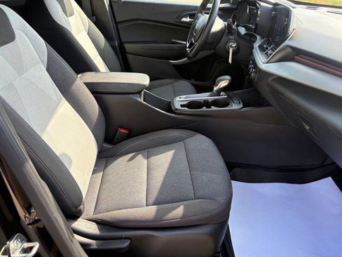 Used 2024 Chevrolet Trax RS w/ Driver Confidence Package FWD image 27