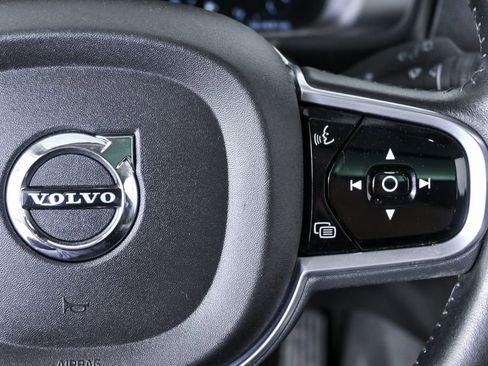 Used 2018 Volvo XC90 T6 Momentum w/ Convenience Package image 11