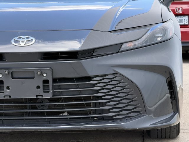Used 2025 Toyota Camry LE FWD image 9