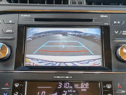 Used 2018 Toyota Avalon XLE image 25