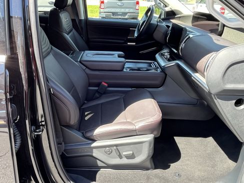 Certified 2025 Ford Expedition Max Platinum w/ Platinum Ultimate Package AWD/4WD image 13