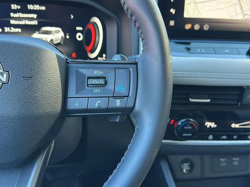 Certified 2025 Nissan Rogue SL image 15