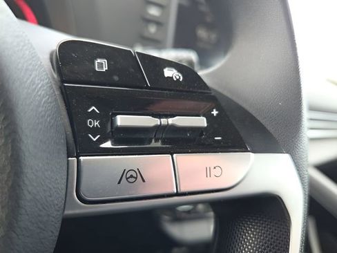 Used 2025 Hyundai Elantra Blue image 24