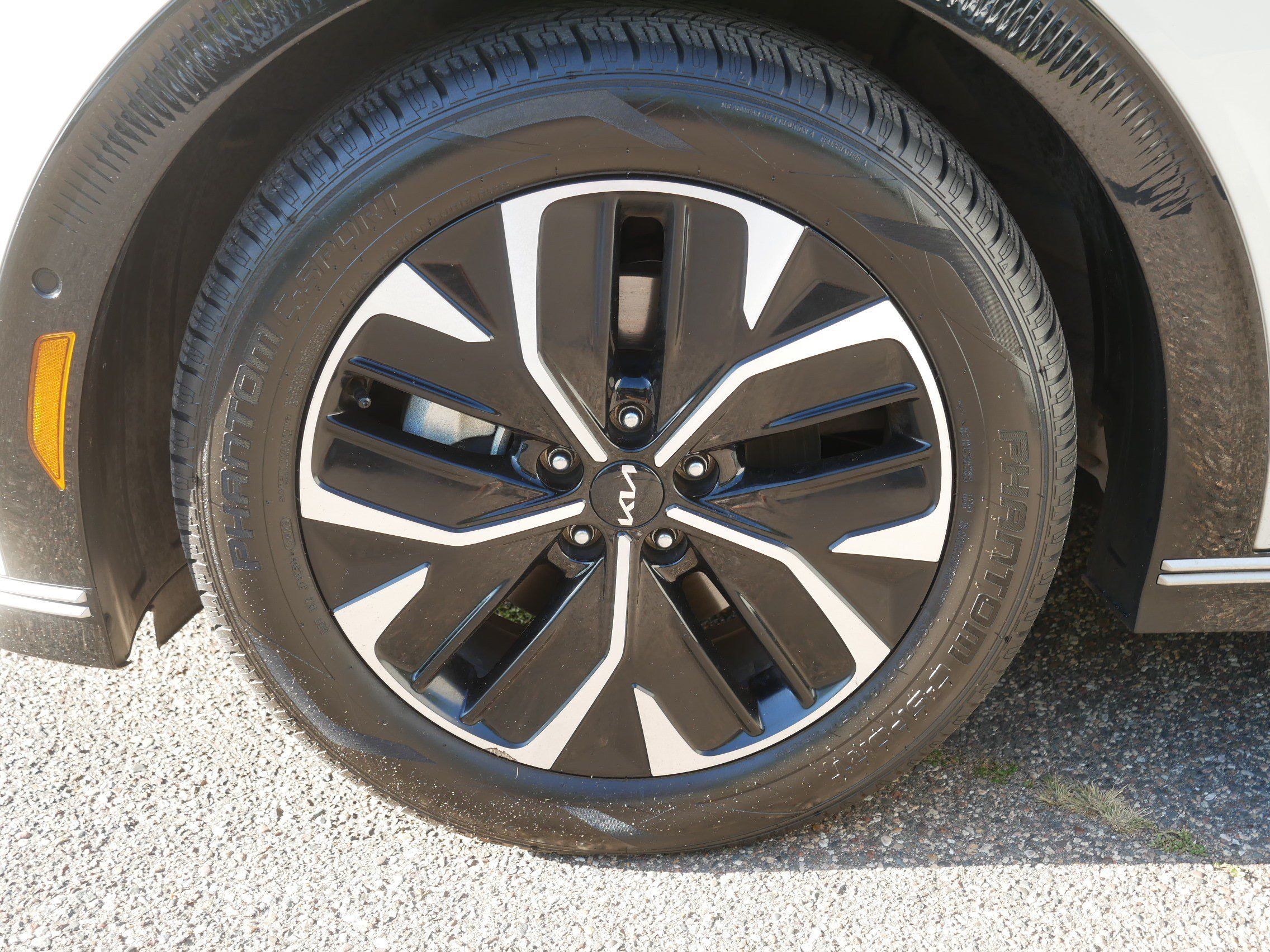 Certified 2023 Kia EV6 Wind w/ Wind Technology Package AWD/4WD image 15